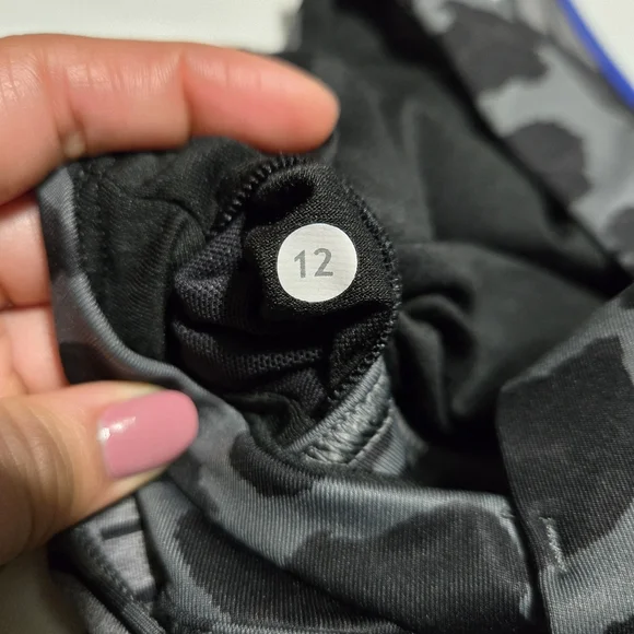 Lululemon Super Sport Tank sz 12 - Picture 10 of 10